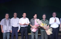 Lãnh đạo TP.HCM đến chúc mừng buổi ra mắt vở 'Đồng Chí'