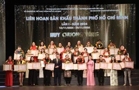 NSƯT Thành Lộc, Thành Hội, Việt Hương, Đại Nghĩa...đoạt huy chương vàng Liên hoan sân khấu TP.HCM 2024
