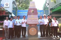 Khánh thành Cột mốc chủ quyền đảo Trường Sa tại đường sách TP Thủ Đức