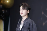 J97 bán lightstick gần 1 triệu đồng: Cần đăng ký kinh doanh và kê khai thuế