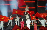 Mỹ Tâm, Đen Vâu khuấy động phố đi bộ trong đêm gala 'Vinh quang Công an nhân dân Việt Nam'