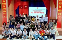 Văn nghệ sĩ TP.HCM hỗ trợ đồng bào bị ảnh hưởng bởi bão số 10 gần 300 triệu đồng