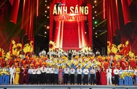 Hoành tráng chương trình 'Dưới ánh sáng quang vinh' chúc mừng thành công Đại hội đại biểu Đảng bộ TP.HCM