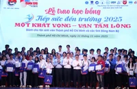 Hơn 20 tỉ đồng được Tuổi Trẻ 'Tiếp sức đến trường' cho 1.066 tân sinh viên
