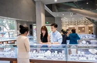 Giá vàng thế giới neo cao kéo giá vàng nhẫn lập kỷ lục mới