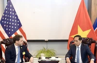 Phó Thủ tướng, Bộ trưởng Ngoại giao Bùi Thanh Sơn gặp Phó Cố vấn An ninh Quốc gia Hoa Kỳ 