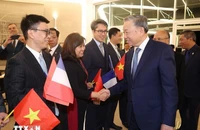 Tổng Bí thư, Chủ tịch nước bắt đầu dự Hội nghị Pháp ngữ và thăm chính thức Pháp