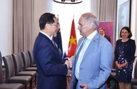 Phó Thủ tướng, Bộ trưởng Ngoại giao Bùi Thanh Sơn gặp Bộ trưởng Thương mại và Du lịch Australia 