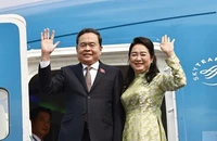 Chủ tịch Quốc hội và Phu nhân lên đường thăm chính thức Singapore và Nhật Bản