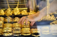 Giá vàng thế giới tăng sau thông tin bất ngờ từ Mỹ 