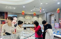 Giá vàng trên đỉnh, nhà đầu tư có nên ‘xuống tiền’?