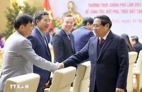 Thủ tướng: Các ngân hàng cần hy sinh một phần lợi nhuận để giảm lãi suất cho vay