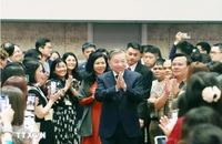 Tổng Bí thư: Xây dựng cộng đồng người Việt tại Singapore ngày càng vững mạnh
