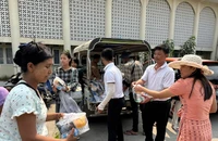 Người Việt tại Myanmar chung tay hỗ trợ người dân sau động đất