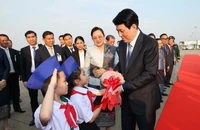 Chủ tịch nước về tới Hà Nội, kết thúc tốt đẹp chuyến thăm cấp Nhà nước tới Lào