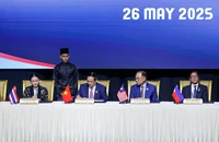Thủ tướng cùng các nhà lãnh đạo ký Tuyên bố 'ASEAN 2045: Tương lai chung của chúng ta'