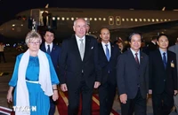 Tổng thống Hungary và Phu nhân đến Hà Nội, bắt đầu thăm chính thức Việt Nam