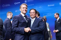 Thủ tướng Phạm Minh Chính hội kiến Tổng thống Pháp Emmanuel Macron
