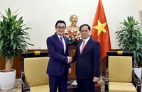 Phó Thủ tướng, Bộ trưởng Bùi Thanh Sơn đề nghị tăng cường kết nối giao thông, cửa khẩu với Campuchia
