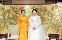 Phu nhân Tổng Bí thư và Phu nhân Tổng thống Hàn Quốc thưởng trà, tham quan Bảo tàng