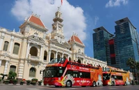 Ngắm Sài thành từ trên cao bằng xe buýt 2 tầng mui trần