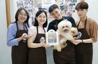 Độc lạ bánh trung thu dành cho chó mèo