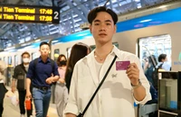 Người dân hào hứng khi dùng thẻ ATM để đi metro số 1, TP.HCM