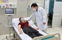 TP.HCM: 11 công nhân cấp cứu sau bữa ăn trưa
