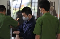 Nhiều tình tiết lạ trong phiên xử vụ 'hai cha con đánh gãy chân ông thợ hồ'