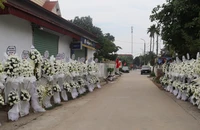 Nhói lòng những vòng hoa trắng tiễn đưa Thiếu tá Nguyễn Đăng Khải
