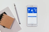 6 điều bạn đừng bao giờ chia sẻ trên Facebook