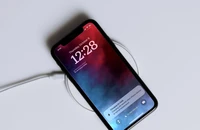 Tính năng Charging on hold sẽ giúp iPhone tự động ngắt sạc khi bị quá nhiệt