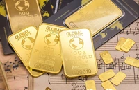 Giá vàng tiếp tục bị chặn đà tăng vì lãi suất