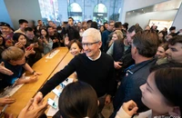 Hé lộ lý do giám đốc điều hành Apple Tim Cook đến Trung Quốc 