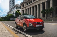 VinFast VF 5 Plus đi phố ‘rẻ’ bằng một nửa xe xăng