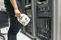 Tin tặc Trung Quốc tấn công nhà mạng Mỹ, người dùng cần làm gì để tự bảo vệ mình? 