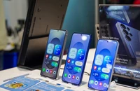 Thuế quan mới của Trump tác động thế nào đến giá điện thoại Samsung?