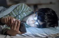 Trẻ em đang đắm chìm trong AI, meme và game gây nghiện