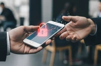 Đừng bao giờ đưa điện thoại cho người khác mà chưa làm điều này