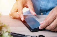 Miếng dán màn hình đắt tiền có thực sự đáng mua? 