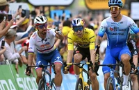 Clip Peter Sagan chỉ mặt cảnh cáo áo vàng Tour de France