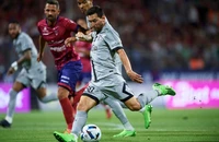 Messi trượt đề cử Quả bóng vàng, Ronaldo và Benzema làm ứng viên