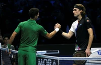 Clip Djokovic tiếp tục thống trị trước Tsitsipas