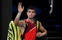 Số 1 thế giới lỡ hẹn ở Úc mở rộng, Nadal và Djokovic thở phào