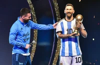 Messi đứng cạnh Pele, Maradona tại bảo tàng Commebol