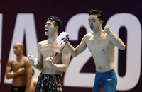 Đội bơi tiếp sức đoạt “vàng” ngoạn mục, Phạm Thanh Bảo phá kỷ lục SEA Games