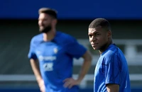 Tổng thống Pháp nói gì về việc Mbappe muốn rời PSG?