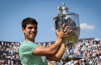 Djokovic chính thức mất vị trí số 1 thế giới