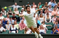 Số 1 thế giới thua set đầu tiên ở Wimbledon
