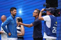 “Ông già” Djokovic cực hoàn hảo ở tuổi 36